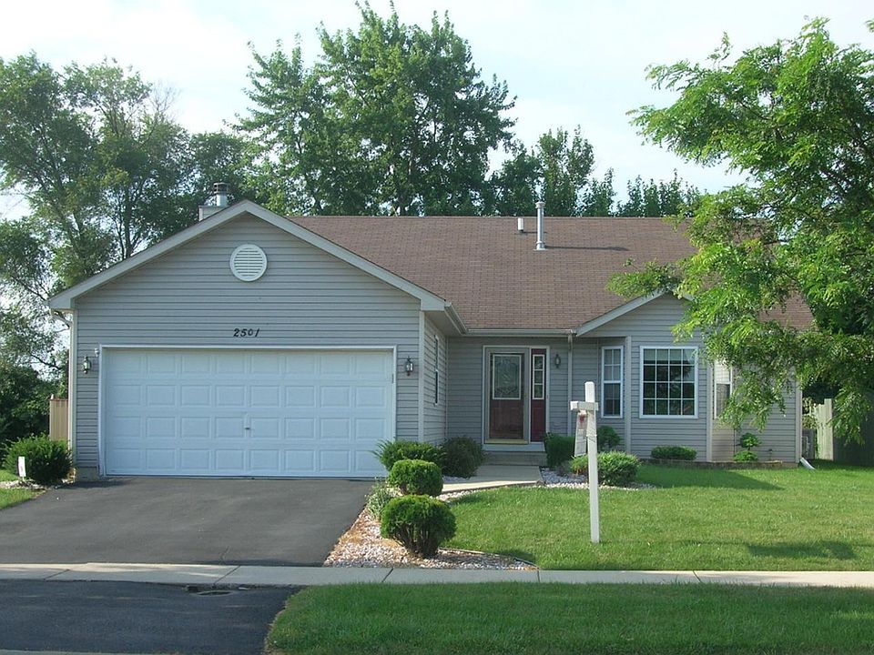 Older picture of front. Roof is new and landscaping more mature. New photo coming soon.