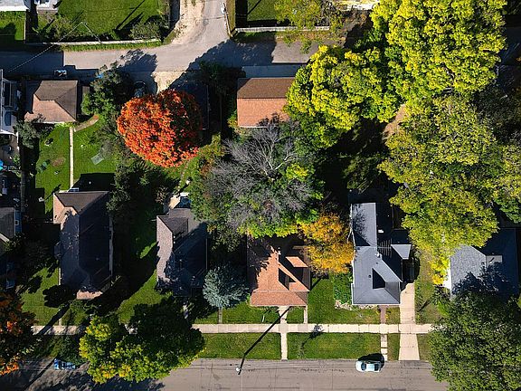 3rd image of 611 5th Ave SW