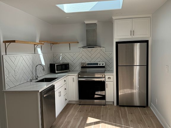 2nd image of 108 Laurel Ave