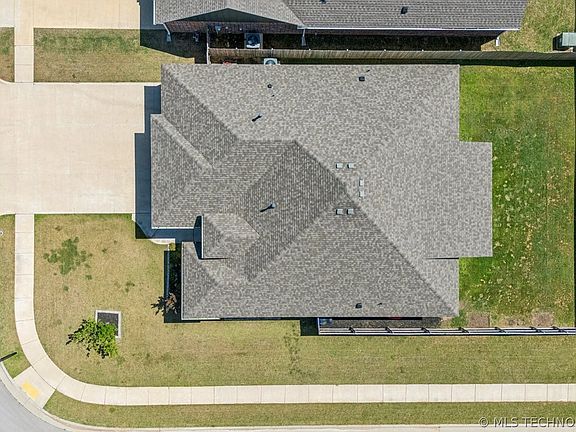 5th image of 10102 S 230th East Ave
