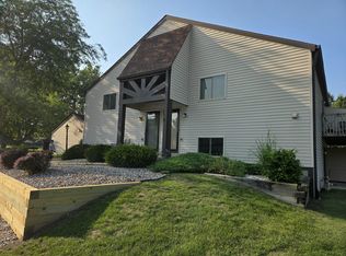 1177 Millpond Rd, Valparaiso, IN 46385