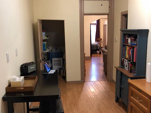 5th image of 735 S Claremont Ave #1