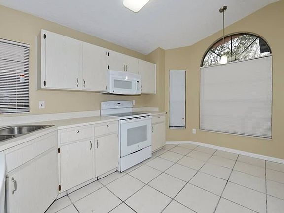 5th image of 5422 Friarsway Dr