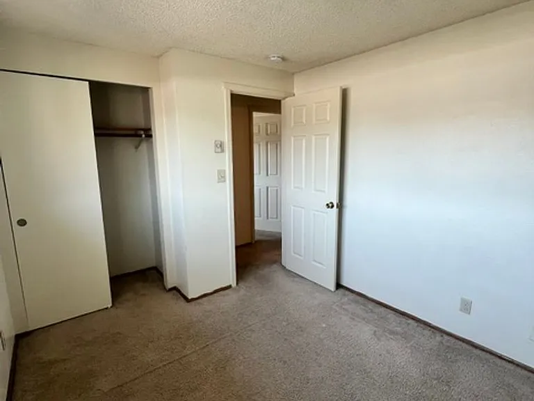 468B - 830 SW Grove Street — Photo 9