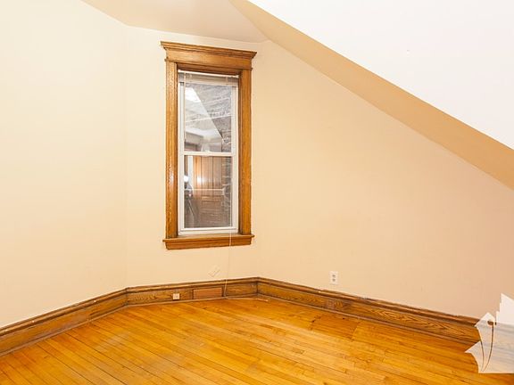 5th image of 3343 N Sheffield Ave APT 1B