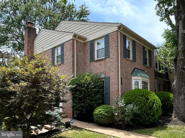 10425 Red Granite Ter, Oakton, VA 22124