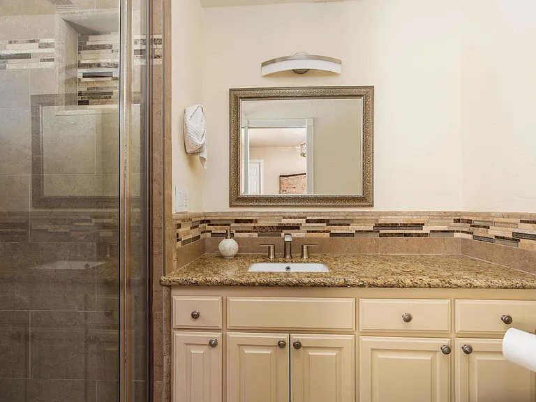 14215 Killarney Dr — Photo 62