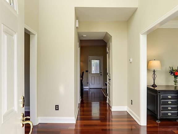 5th image of 1252 Buckingham Cir