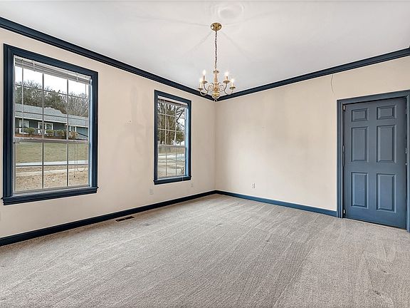 4th image of 3134 N Warwick Dr