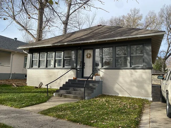 819 King St, Chadron, NE 69337