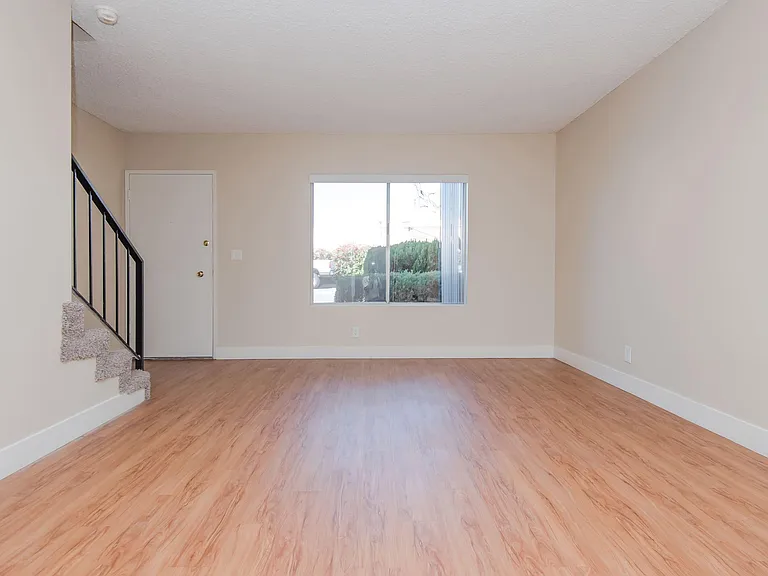 Ventura Beach Resort Luxury Apartments — Photo 18