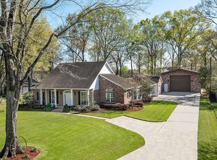 1827 E Evergreen St, Gonzales, LA 70737