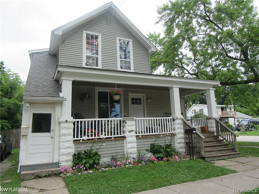 1201 Pearl St photo 1