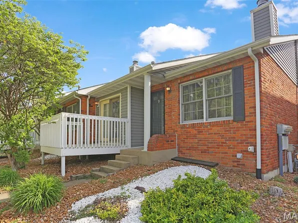 300 Pine Lake Rd APT 9, Collinsville, IL 62234