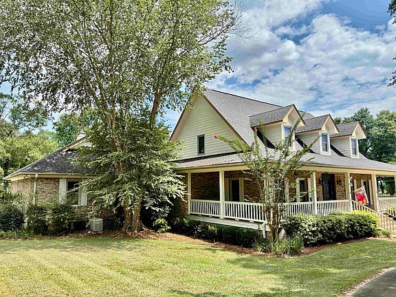 2nd image of 100 Shannon Dr