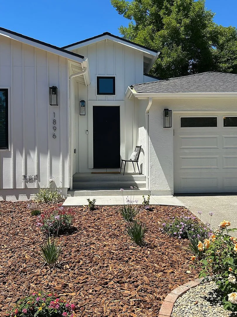 Stunning Newly Rebuilt Yountville Retreat | Fully Furnished — Photo 2