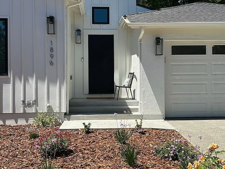 1896 Larkspur St — Photo 2