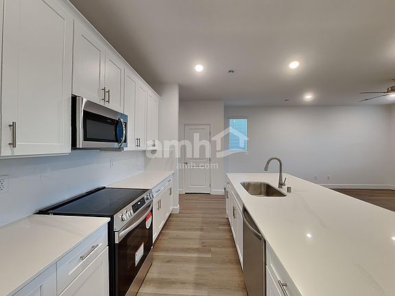 4th image of 4516 Camden Bridge St