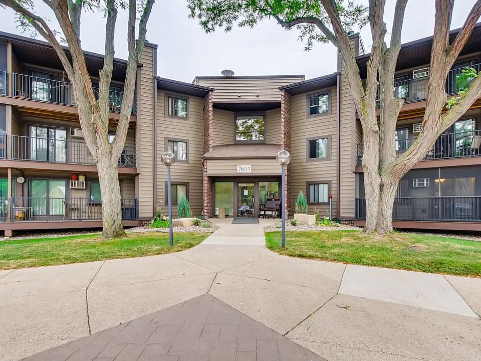 1st image of 7601 W 101st St APT 110