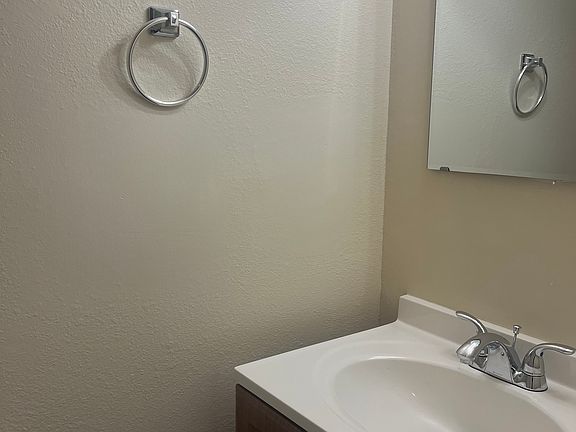 3rd image of 421 Revels Dr