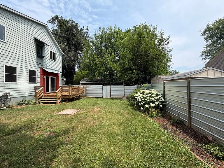 1500 Meridian St — Photo 26