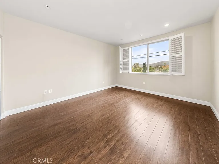 11218 Camarillo St #404 — Photo 41