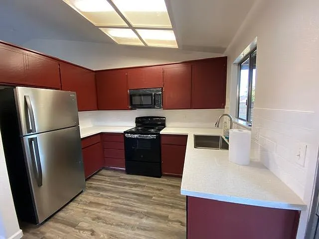574 Shawn Vines Ave — Photo 3