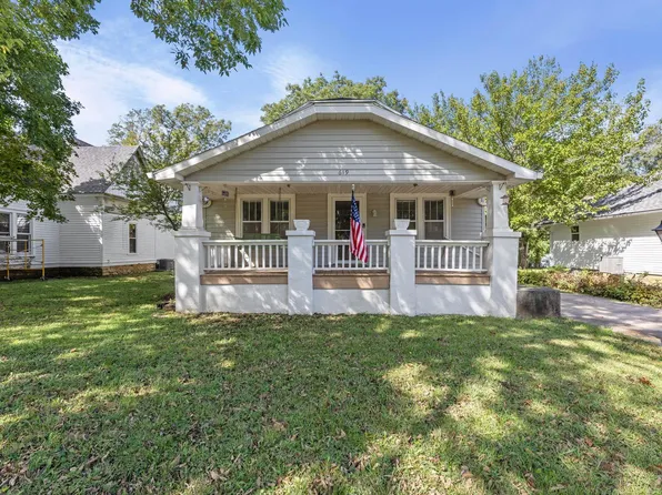 619 S 3rd St, Madison, KS 66860