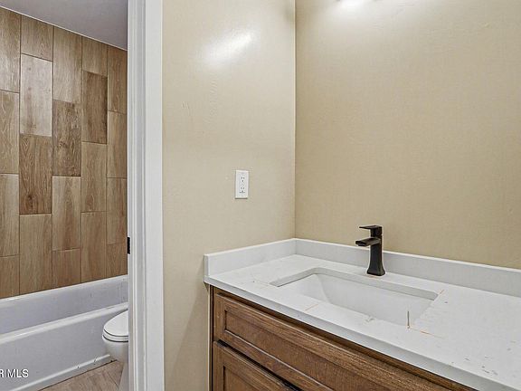 5th image of 6002 1/2 Pam McCall Dr #5