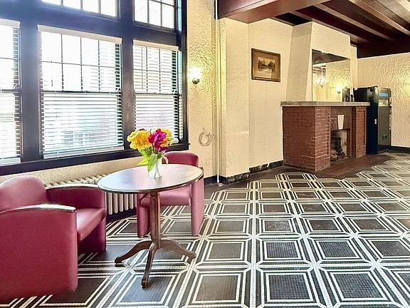 4th image of 631 S 4th St #114