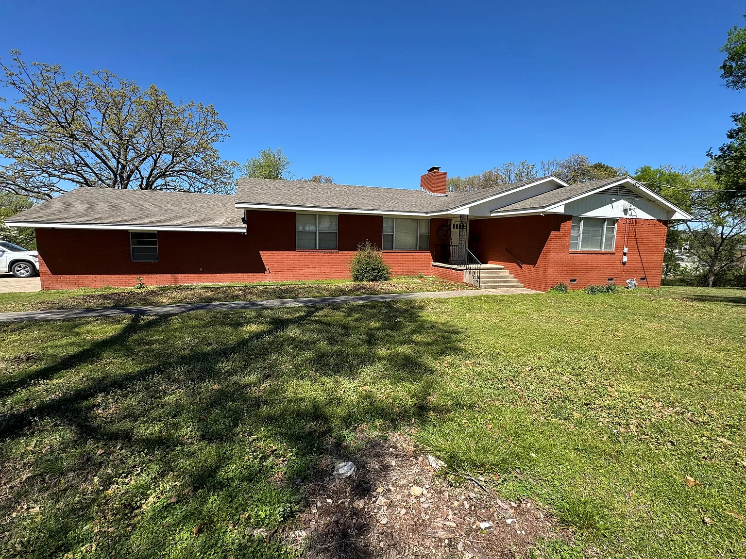 Mill St, Tahlequah — Photo 1