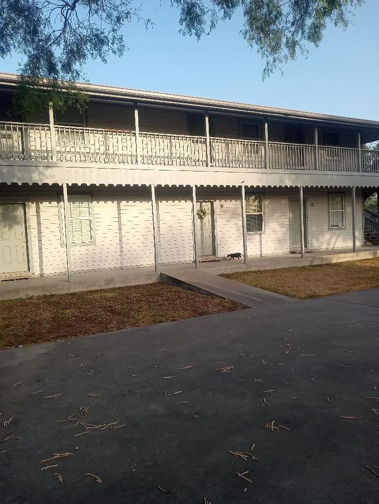 2 bed, 660 sqft, $750 — Photo 1