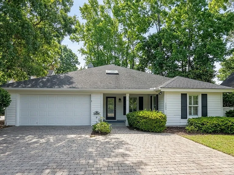 1305 Rowland Dr — Photo 1