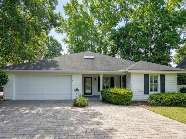 1305 Rowland Dr, Saint Helena Island, SC 29920