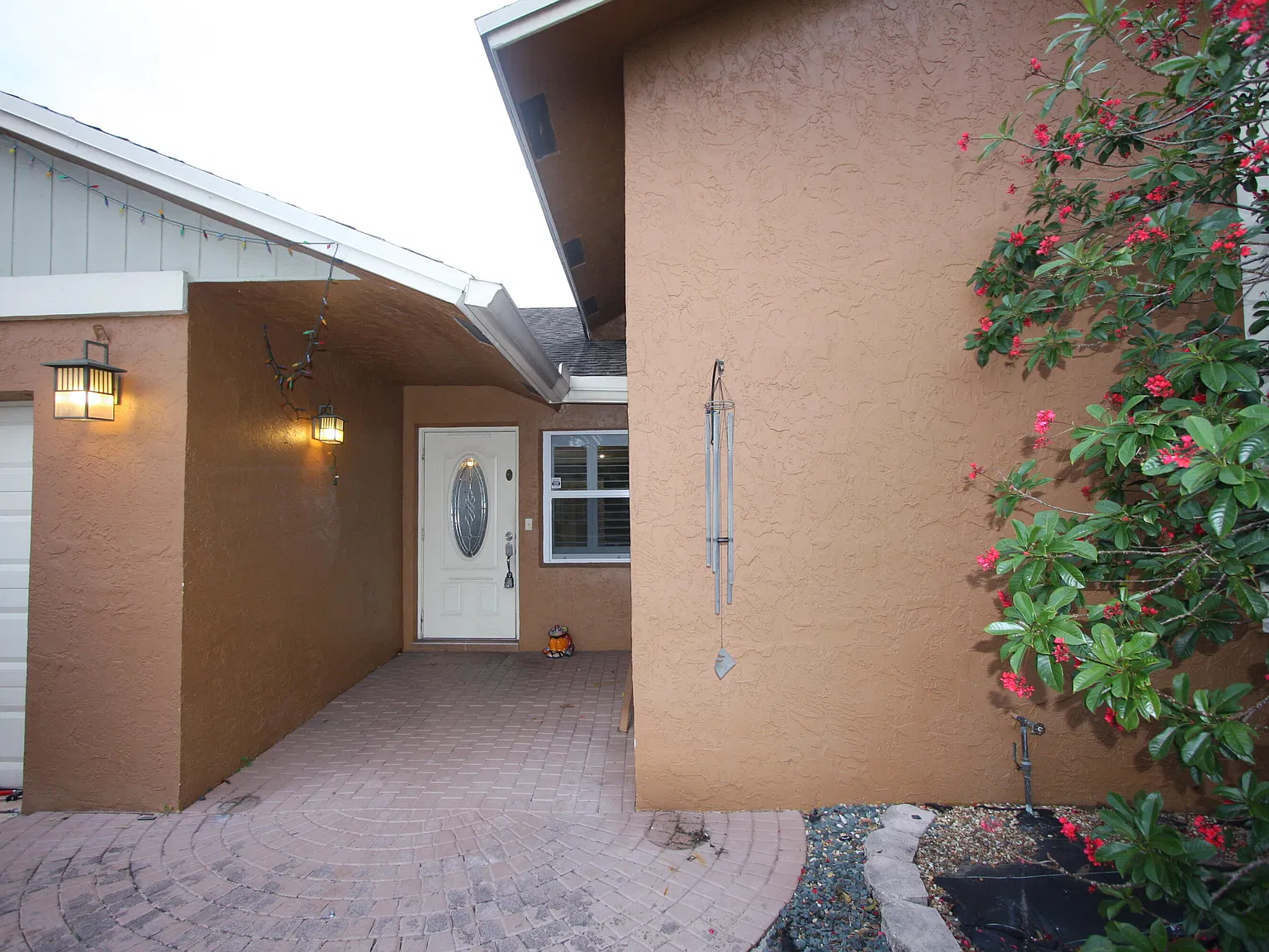 3 bed, 2.0 bath, 1848 sqft, $3,500 — Photo 1