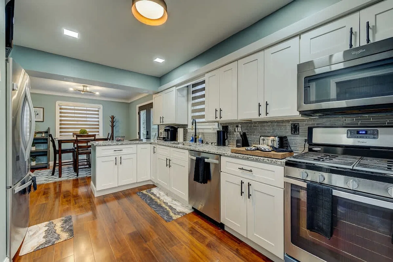 2 bed, 1.0 bath, 1388 sqft, $2,730 — Photo 4