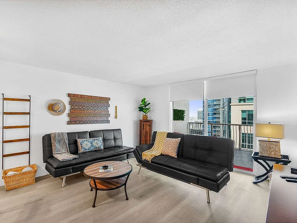 1 SE 12th St #38-ID1036739P