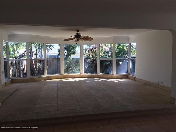 5th image of 2313 N Lakeside Dr
