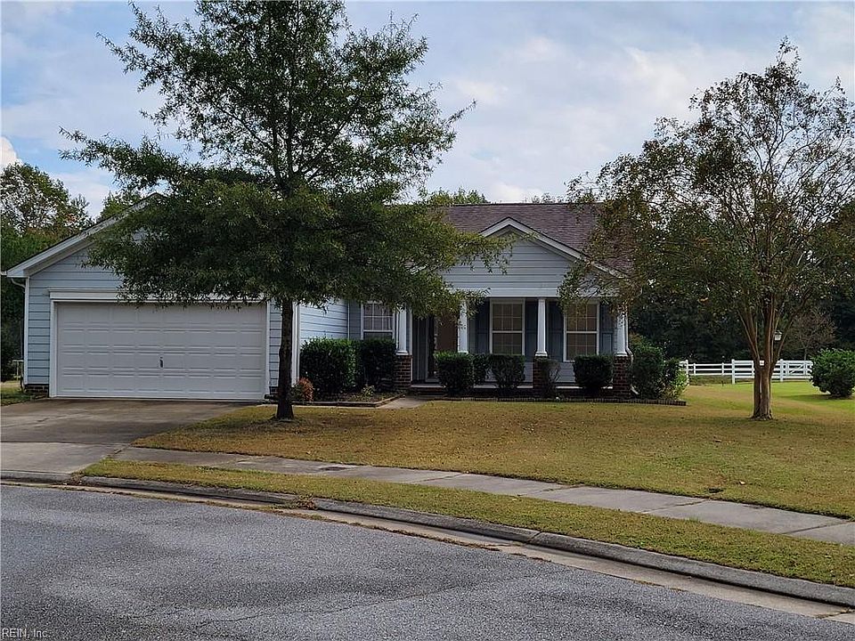 1st image of 221 Bridgewater Ct