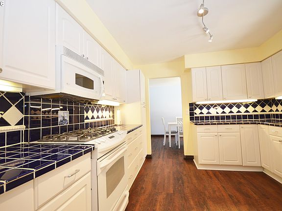 5th image of 3113 SE Willow Dr