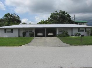 2911 Bentley St, Sarasota, FL 34239