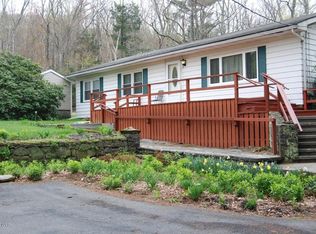 106 Roth Ln, Canadensis, PA 18325