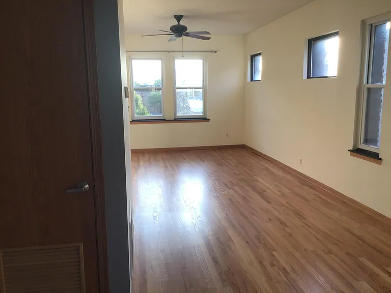 45 N Paulina St #3 — Photo 4