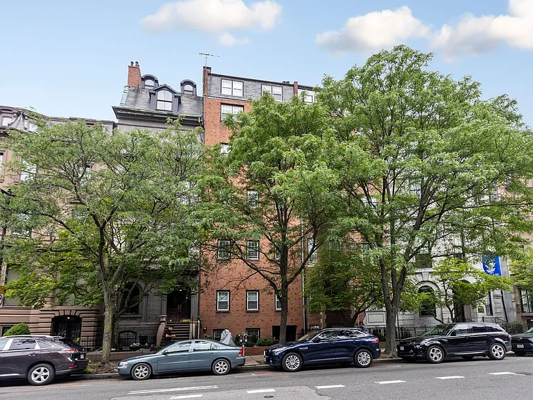 122 Beacon St #6 — Photo 4