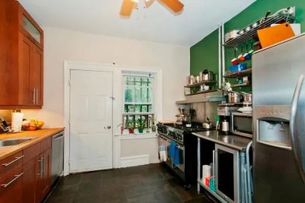 Sold by Living New York | media 10