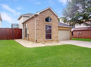 911 Azalia Dr, Lewisville, TX 75067