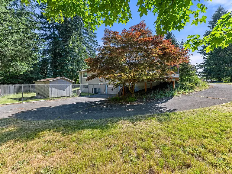 11322 Skagit Dr SE — Photo 40