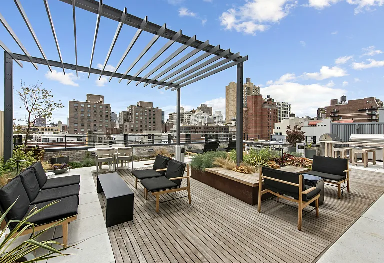 211 E 13th St #2H — Photo 7