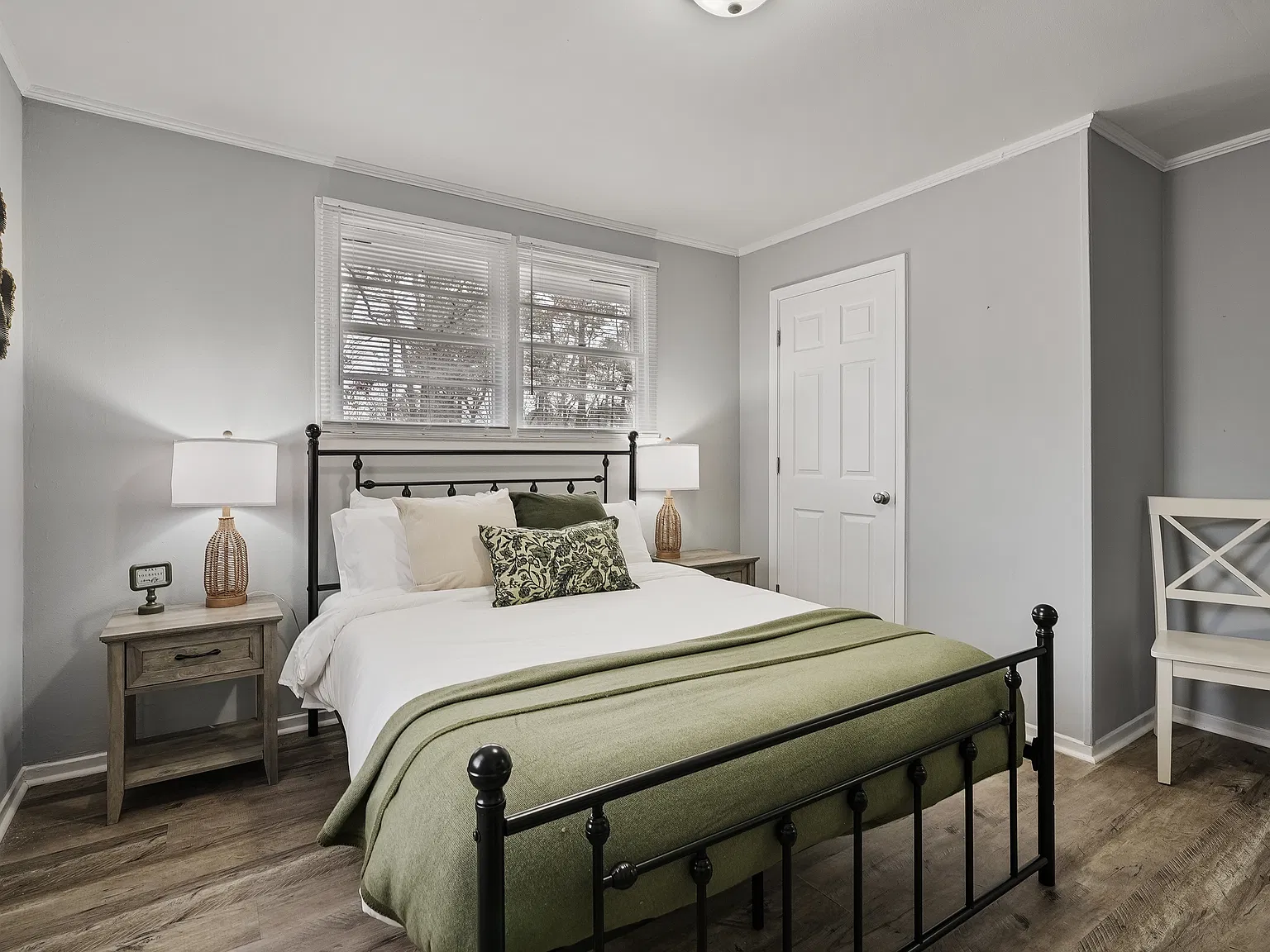 Fully Furnished 2BR Home in Haymount | Move-In Ready — Photo 3