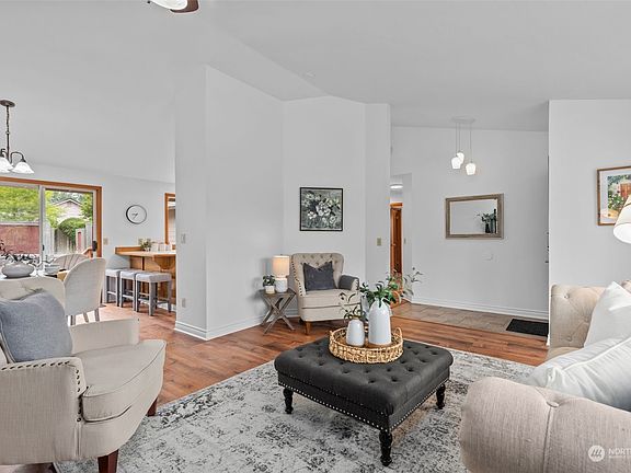 3rd image of 2097 Oxford Court